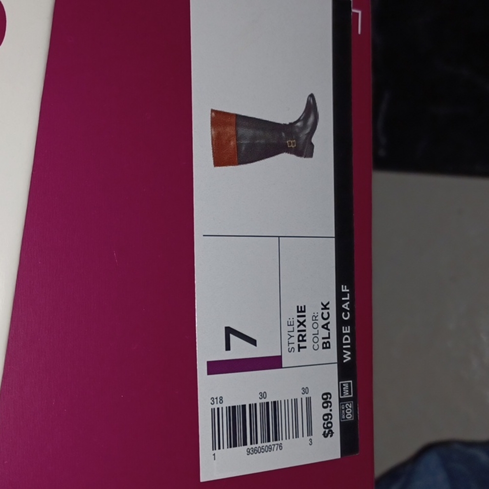SO Black and Brown Heeled Boots - Picture 4 of 4
